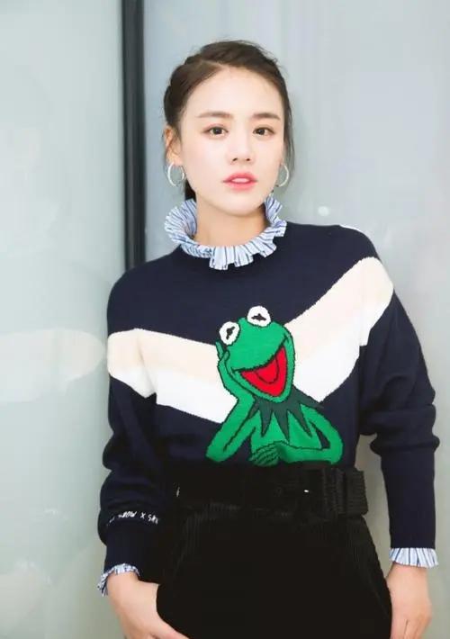 马思纯|马思纯接受采访称男友张哲轩像太阳一样照亮她,让自己更加开心了