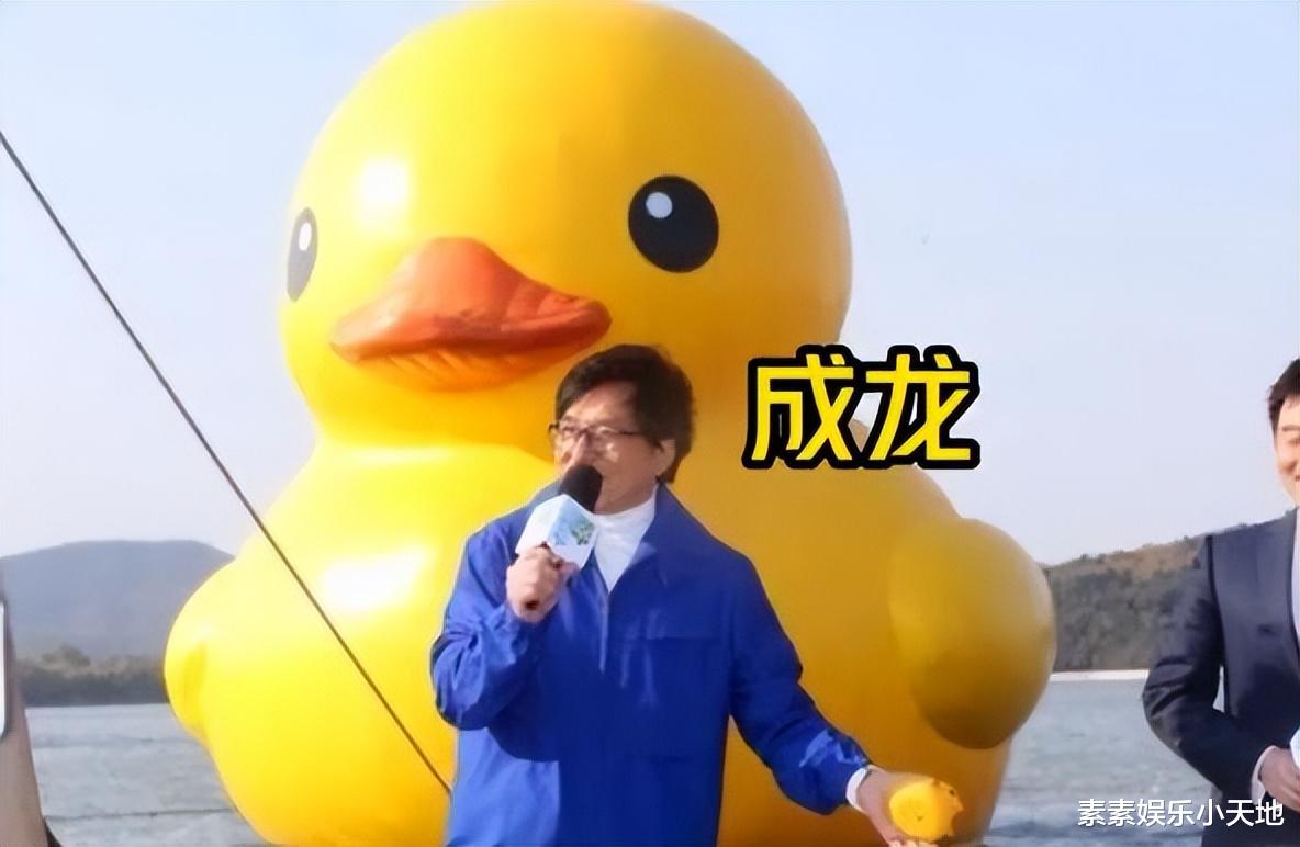 李嘉欣|郑志刚 李嘉欣 霍启刚迎接大黄鸭回港,众明星艺人纷纷打卡