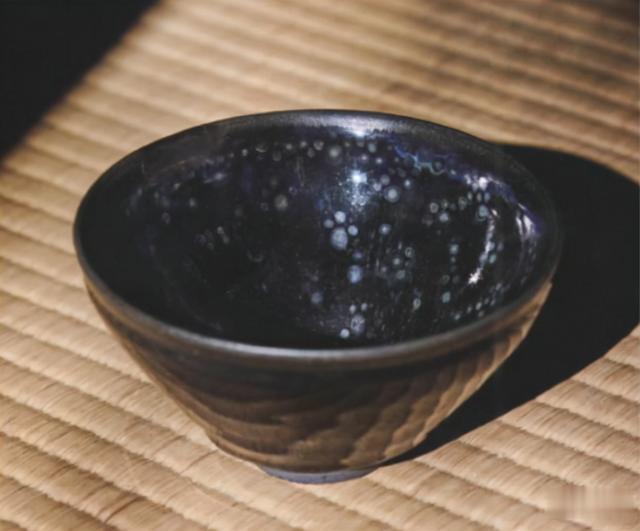 建盏|流传几近千年的建盏，哪一只建盏深入人心？