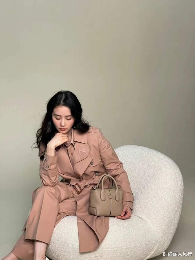 刘诗诗|刘诗诗新广告美貌封神!穿衬衫高级感满分,特意怼脸拍力证没整容