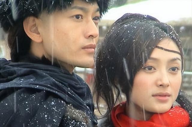 自撕人设的秦岚,把一手烂牌打成王炸