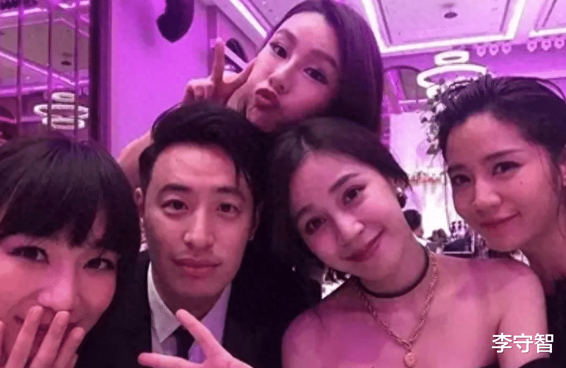 潘玮柏补办婚礼敷衍仅晒一张照,机场亮相不亲密,奉子成婚被质疑