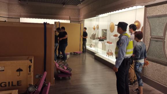 博物馆|博物馆古董文物搬运忙，电葫芦吊装带齐助力