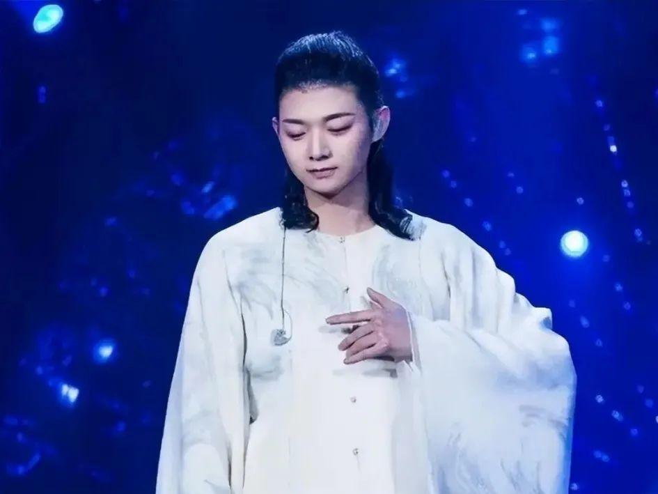 霍尊胜诉就能洗白吗？陈露敲诈是犯法了，可是她的控诉也是真的