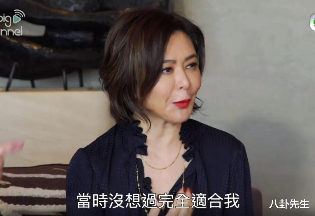 关之琳也顶不住“金钱攻势”?为内地网红直播站台,脸又僵又怪