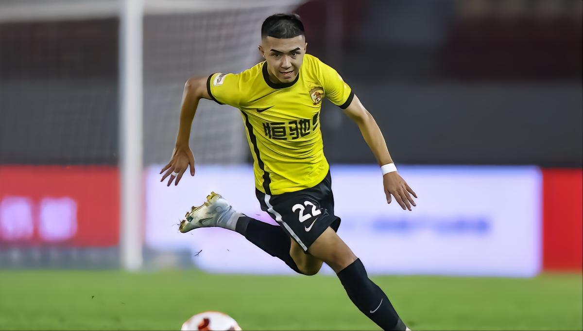 沙特队|羡慕艾菲尔丁等中国球员,日本,沙特年轻球员成为国脚的概率很低