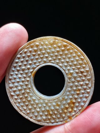 和田玉籽料|汉 和田玉籽料 钙化灰皮 蒲纹 玉璧 挂件