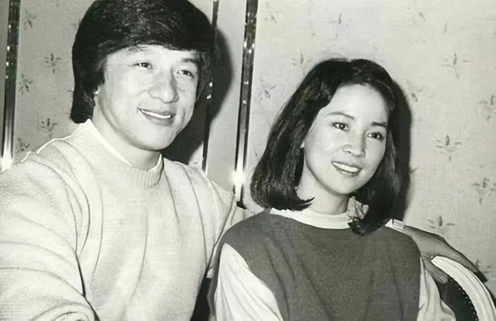 70岁林凤娇守活寡40年,终于守得云开见月明,成龙甘愿上交亿身家