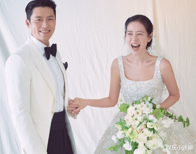 孙艺珍夫妇球场约会，“拜托”玄彬帮拍照显卑微，双腿暴露年龄