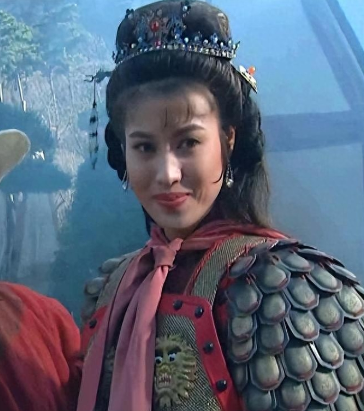 57岁的大郑爽,依然待字闺中未婚单身,最美扈三娘惊艳了一个时代