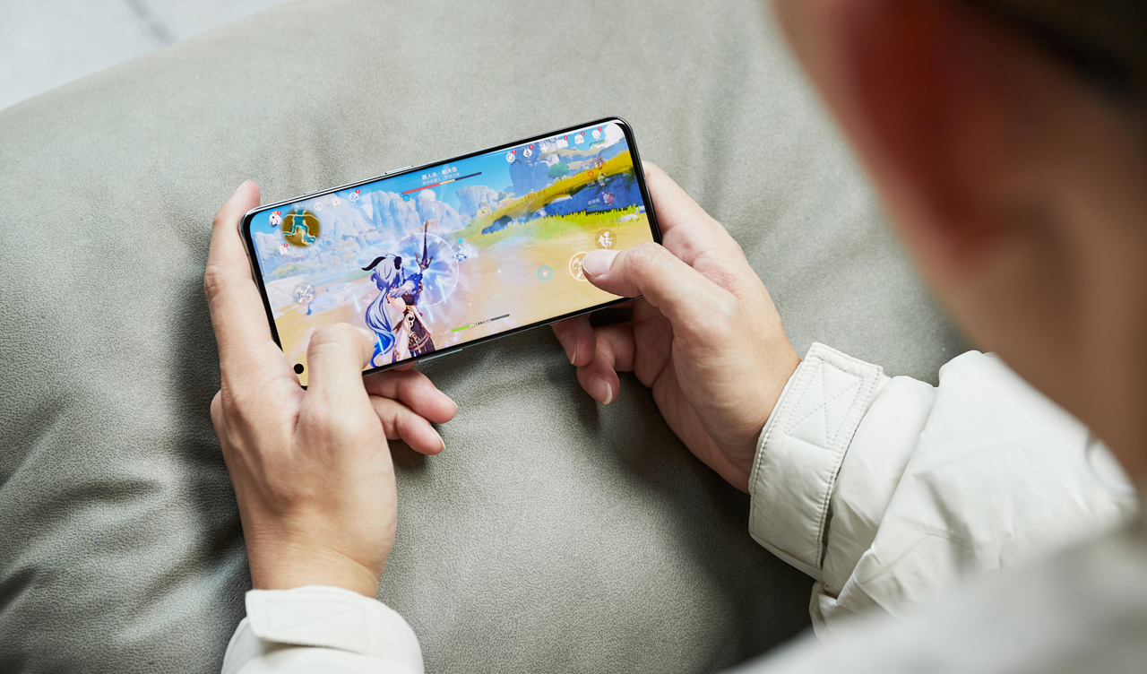 一加科技|16GB大内存给力，骁龙8G2新旗舰一加11香不香？看网友博主怎么说