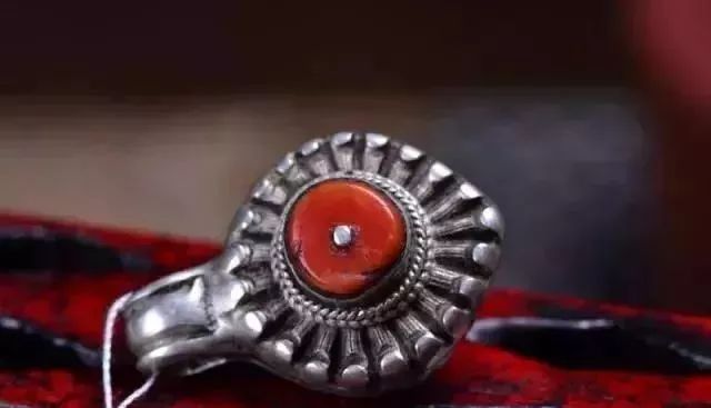 手串与佛珠有什么吗不同？