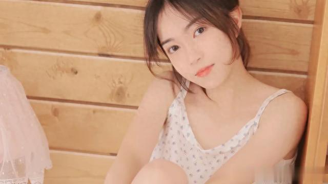 日系风纯欲美女写真：清纯美少女迷人可爱又俏皮