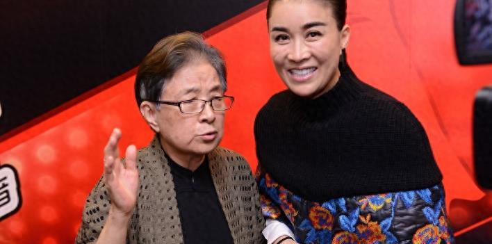 那英黑历史疑似曝光：读工读学校、抽烟喝大酒打麻将，乱搞关系