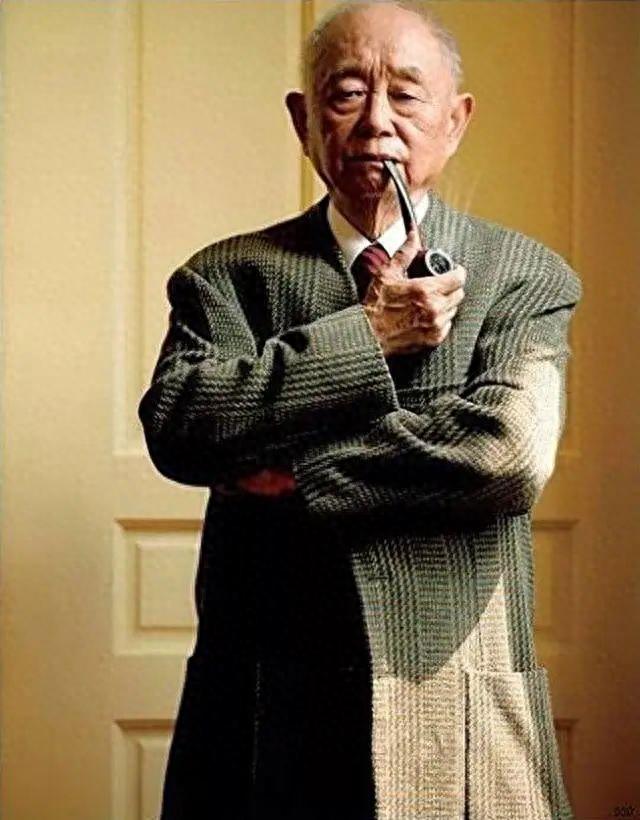 中国最“不正经”的小老头走了，央视通报，成龙悲痛发文悼念