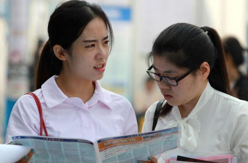 大学|985硕士投递150份简历石沉大海,是找不到,还是不想降低标准呢?