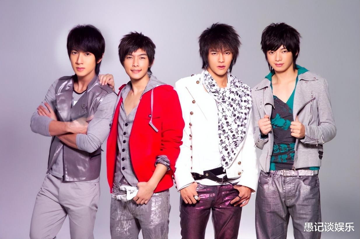 内娱网友喊话辰亦儒开直播,许他荣华富贵,送上顶流流量密码助力