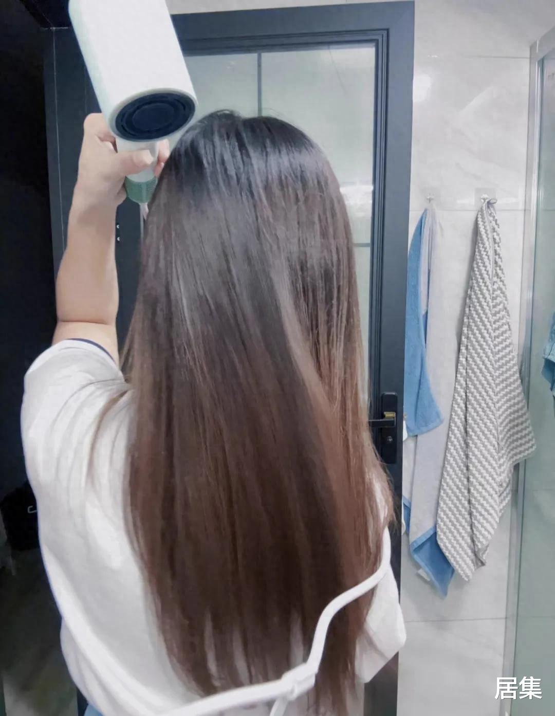 洗完头发,“自然干”和“吹干”哪个好?内行人透露:多数人做错