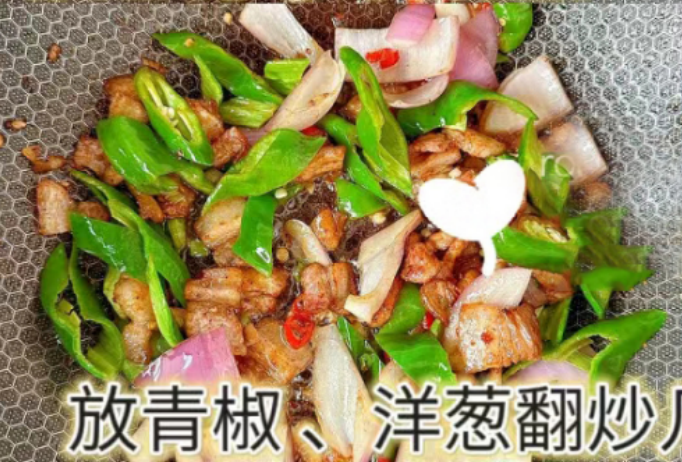 土豆|深秋，土豆和它是绝配，简单炒一盘，解馋开胃，孩子老公都爱吃