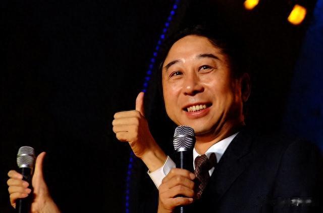 骗了我们40年！原来她是冯巩的妻子，难怪大红大紫