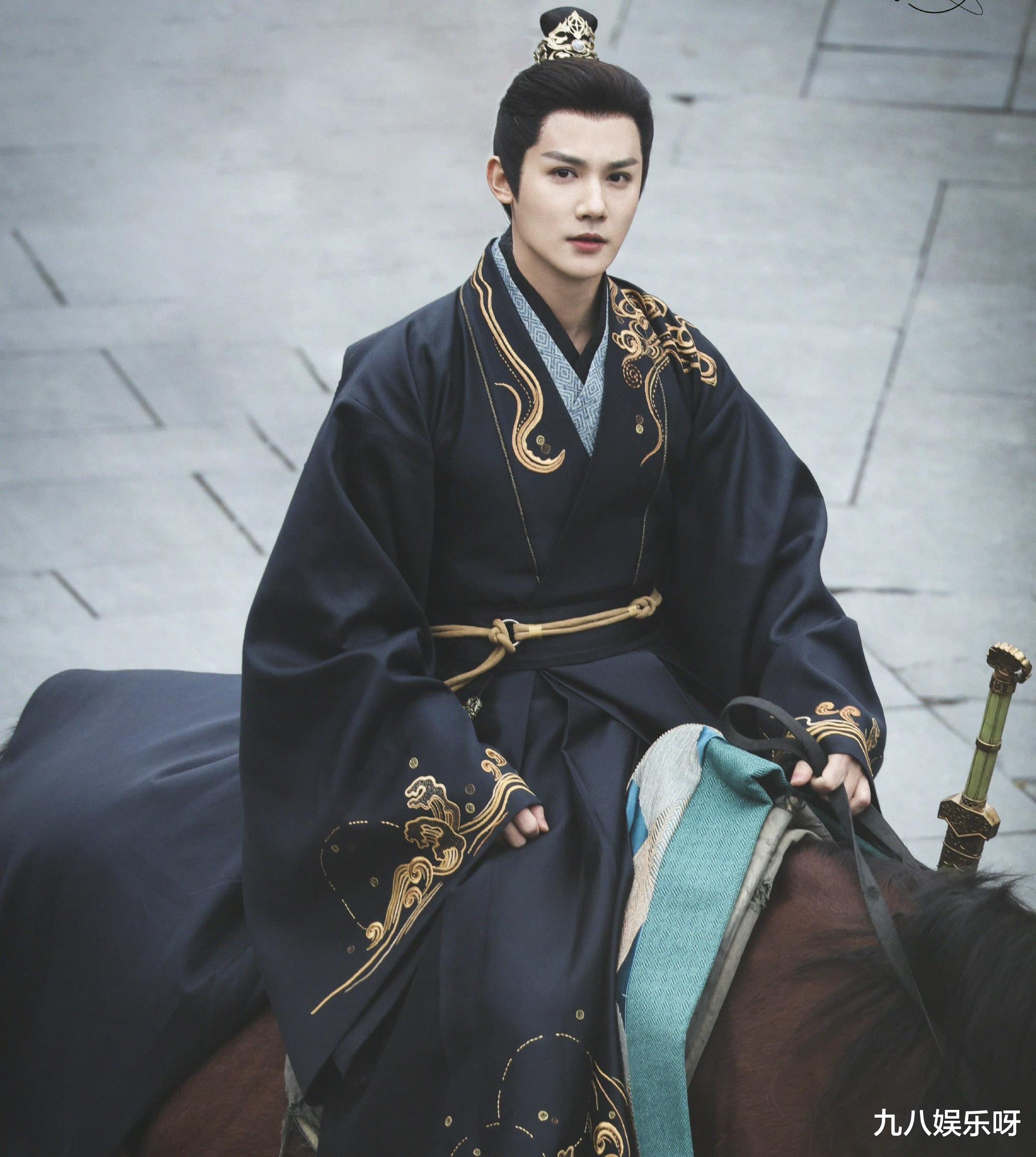 成毅|郑业成好友发声,称其手术后立刻进组,成毅粉丝还是不买账