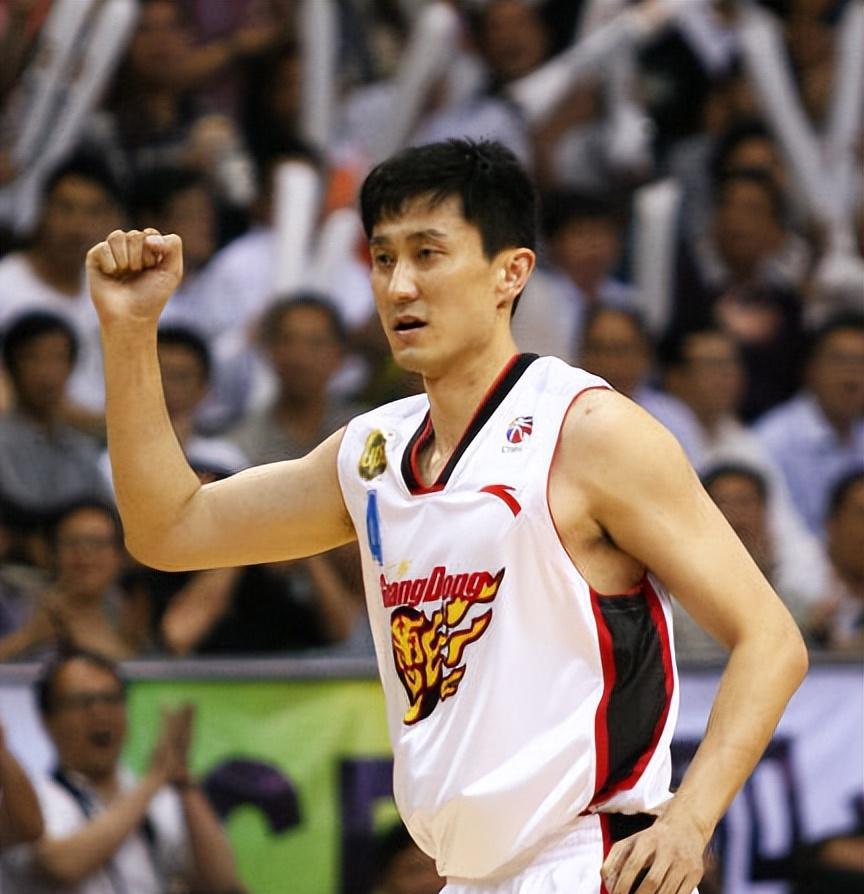 广东男篮|周鹏、赵睿、胡明轩落选!广东男篮历史最佳国内球员五人组