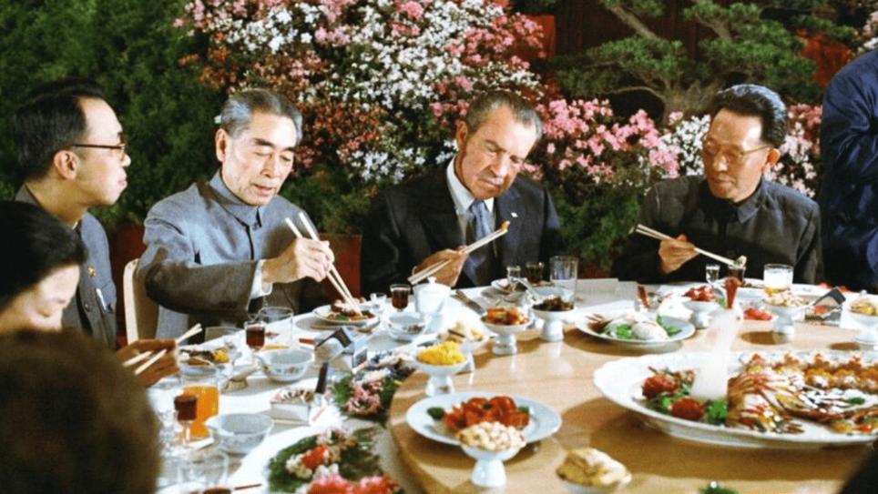 虾仁|1972年，尼克松首次访华，将一道菜吃得精光，自此成了国宴菜