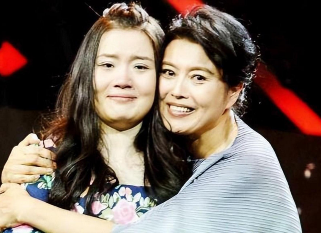 沈月|演员丁嘉丽：年轻时没管好下半身，用余生来弥补女儿