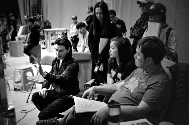 他是赵丽颖背后的男人!冯绍峰得忍着,王思聪也给他面子