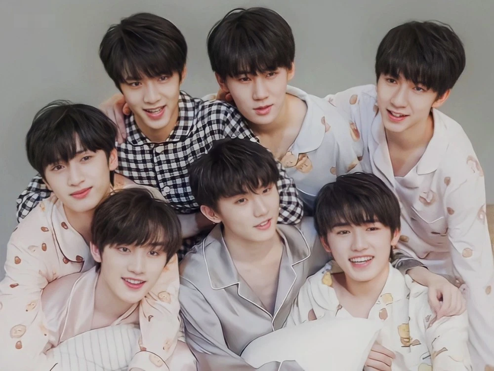 "狂热追星"事件登上热搜,监控下的疯狂一幕暴露出多少人的无知 - 生活