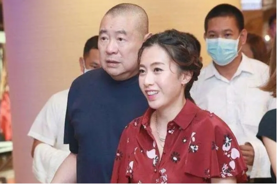 永别了!曝刘銮雄病重昏迷,甘比带500亿跑路,吕丽君欲夺百亿财产