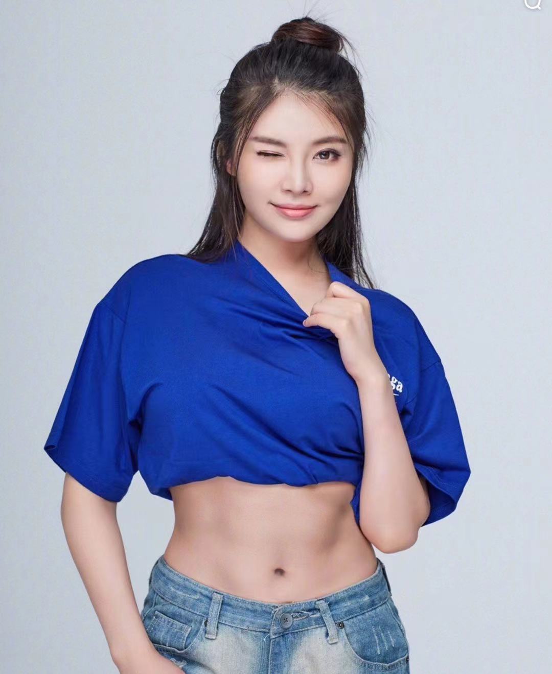 徐冬冬尹子维官宣复合,男方纠缠不休获美人芳心,双手紧握疑同居