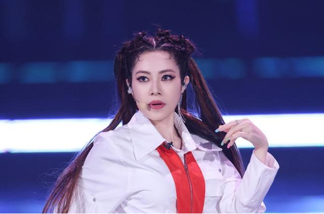 《乘风》已经锁组的姐姐,5人跟对了人,3人跟错了人