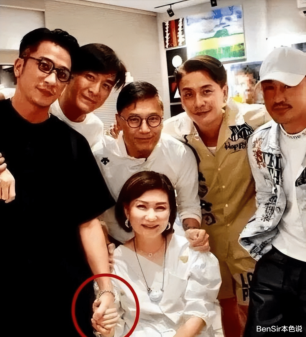 吴卓羲:婚前所有财产给老妈,渣得明明白白,反而成了一种魅力?