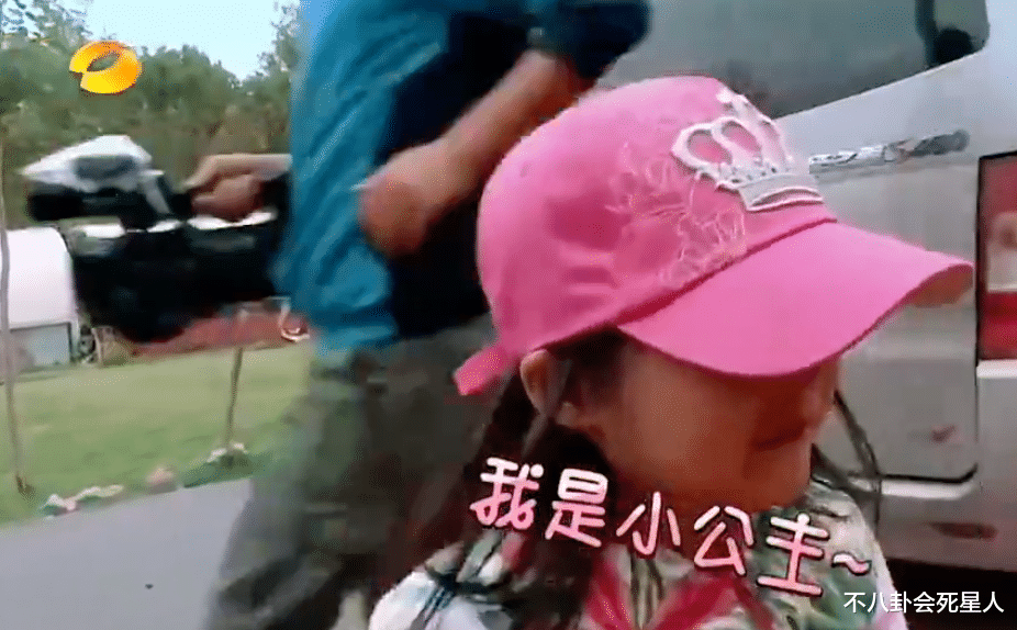 贾静雯|14岁穿短裤、炫富，同样早熟，为何王诗龄比多多更容易被宽容？