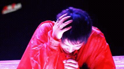 人民日报盛赞,“开演唱会不唱歌”的伍佰,打了谁的脸?