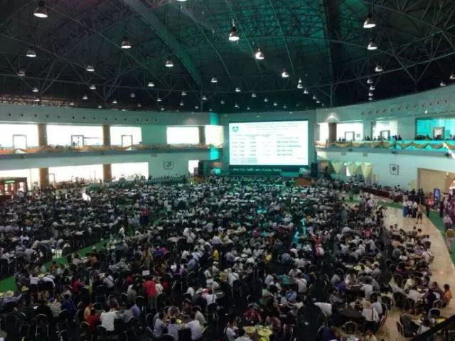 聊聊翡翠原料的交易方式之“埋堆”