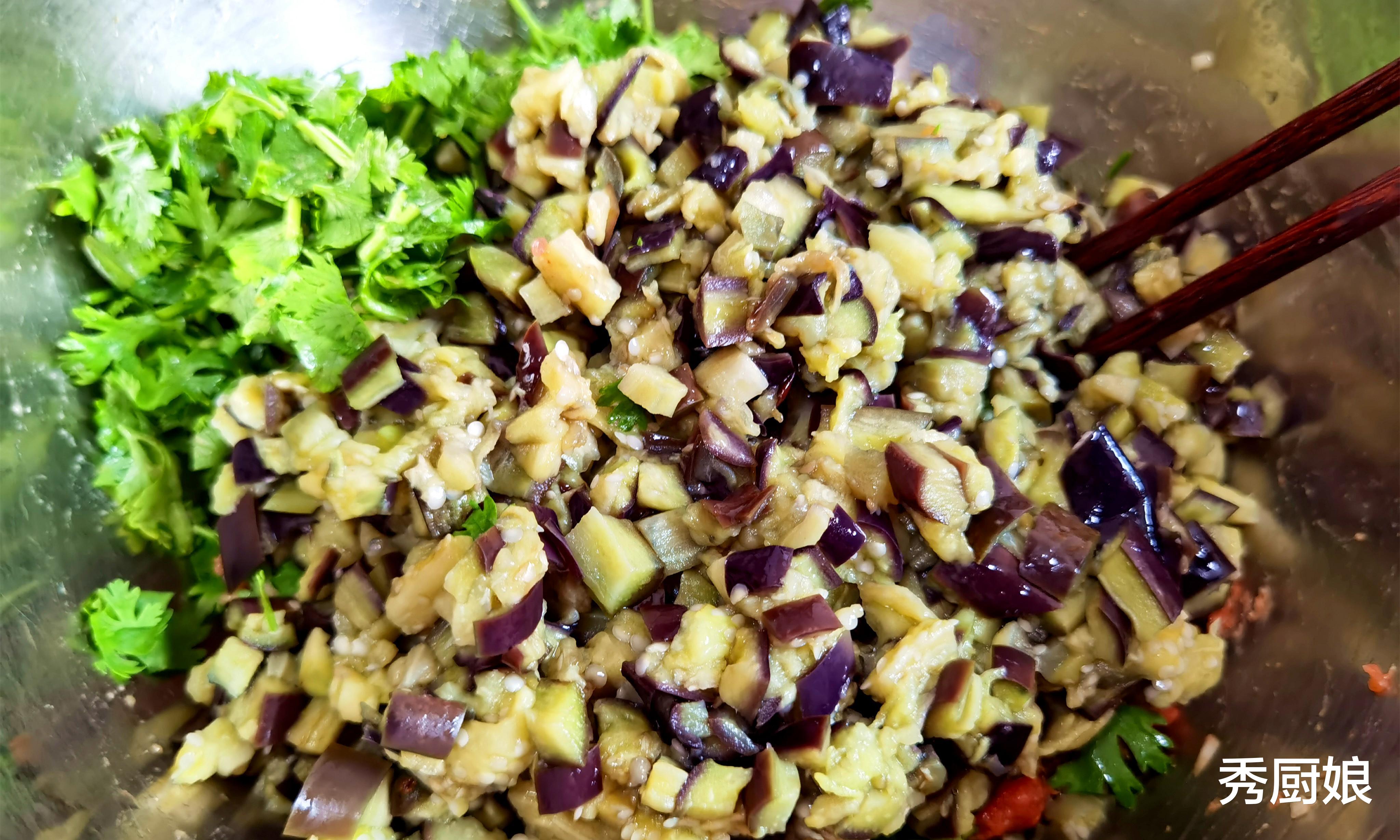 饺子|夏天包饺子,韭菜芹菜靠边站,这4种馅料鲜香不油腻,全家都爱吃