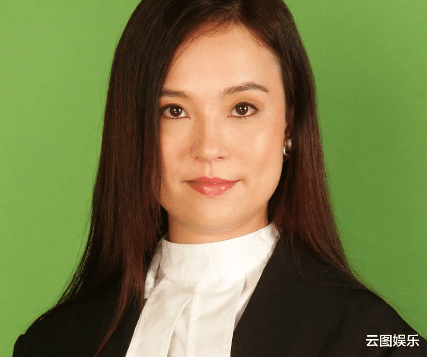 赌王|58岁女星嫁入赌王家族4年,自曝仍冠亡夫姓,现任老公无条件支持