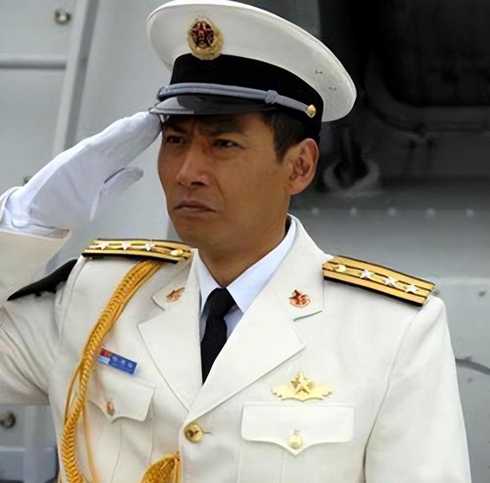 出道36年不温不火，老婆却靠一首歌吃了35年，如今成春晚常客