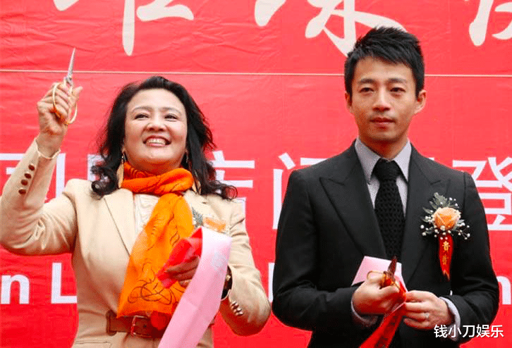 汪小菲|来了大瓜!汪小菲被甩,具俊晔有老婆孩子,大S成笑话