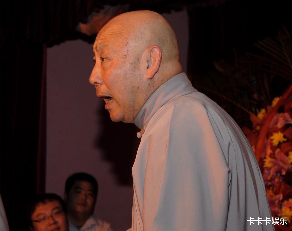 瞒不住了!韩红身份背景曝光,怪不得娱乐圈里没人敢惹她!