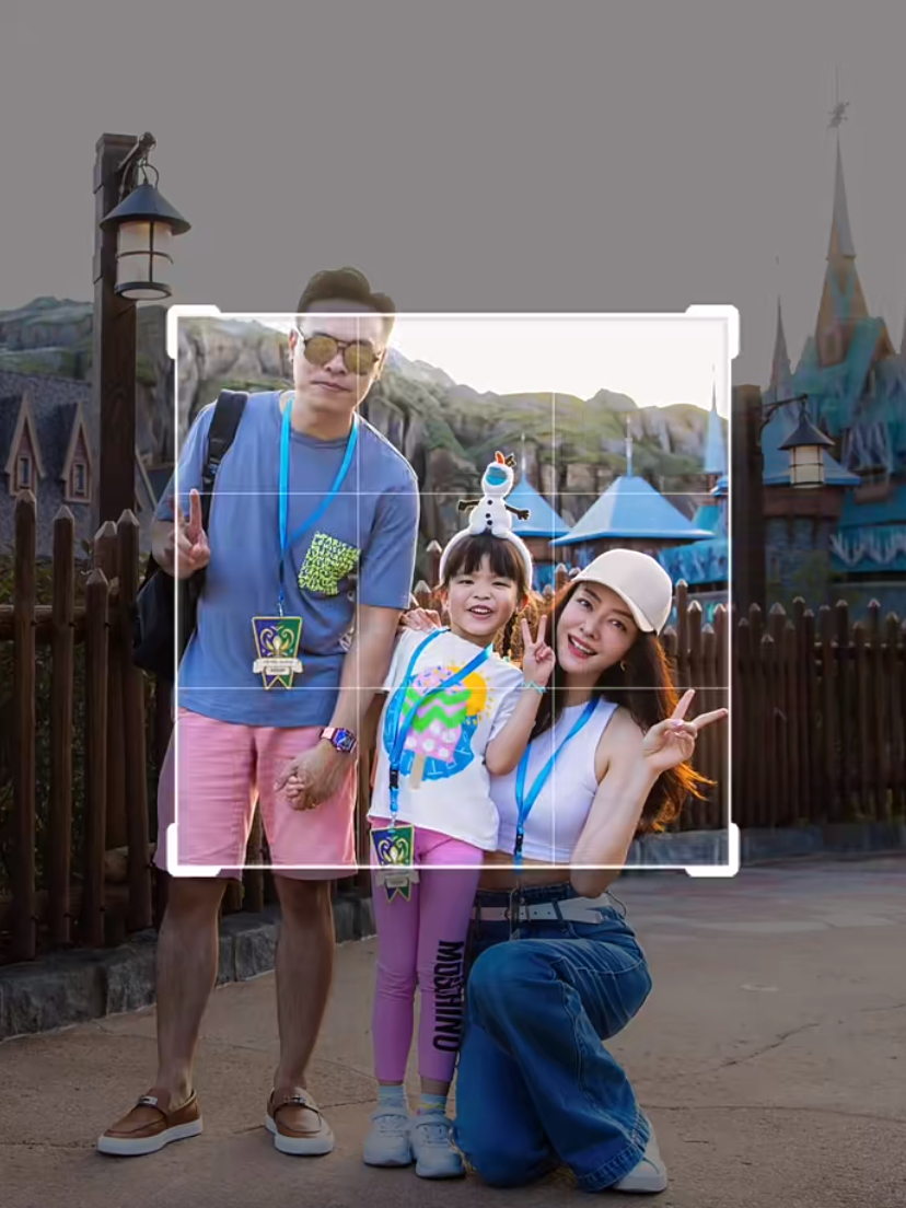 熊黛林携双胞胎女儿游迪士尼，老公郭可颂惊喜现身，一家四口罕合体超温馨