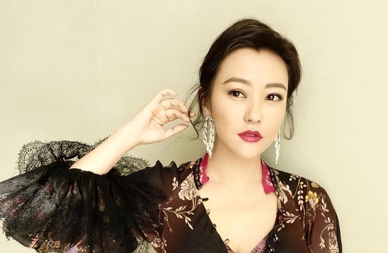 年轻时倾国倾城,老了却成“土肥圆”,这9位发福的女星让人惋惜