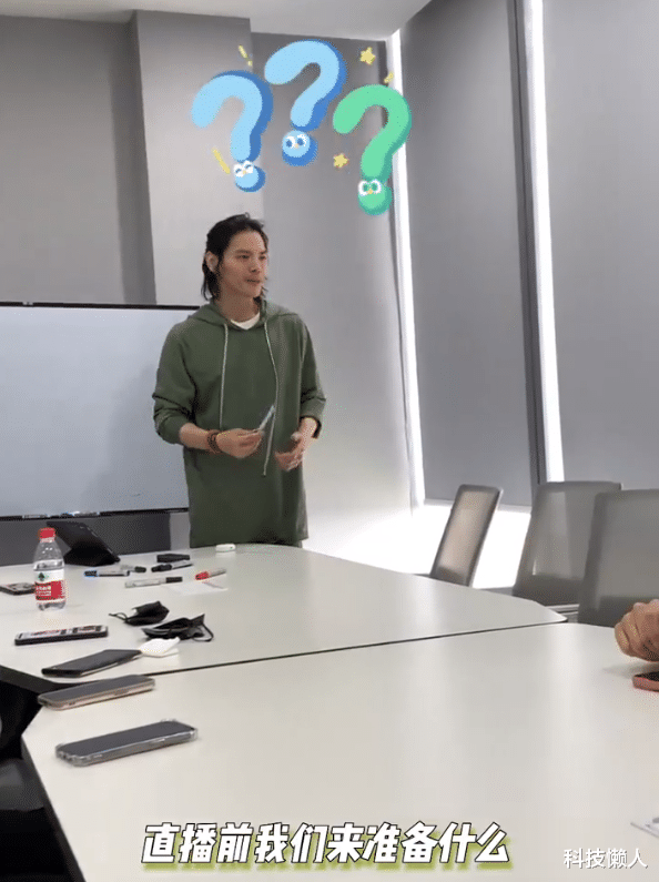 |38岁的向佐：浑身上下，只剩嘴硬