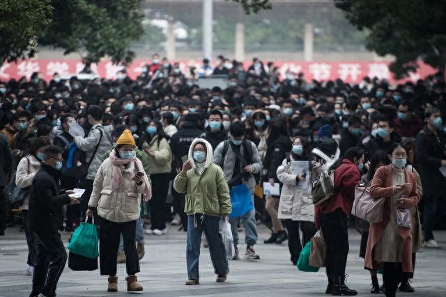 2023年国家公务员招聘考试,应届生有两次机会!绝对不要错过