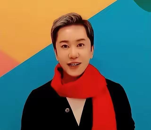 毛宁|53岁毛宁近照惹争议,表情僵硬嘴巴歪斜,被疑医美过度