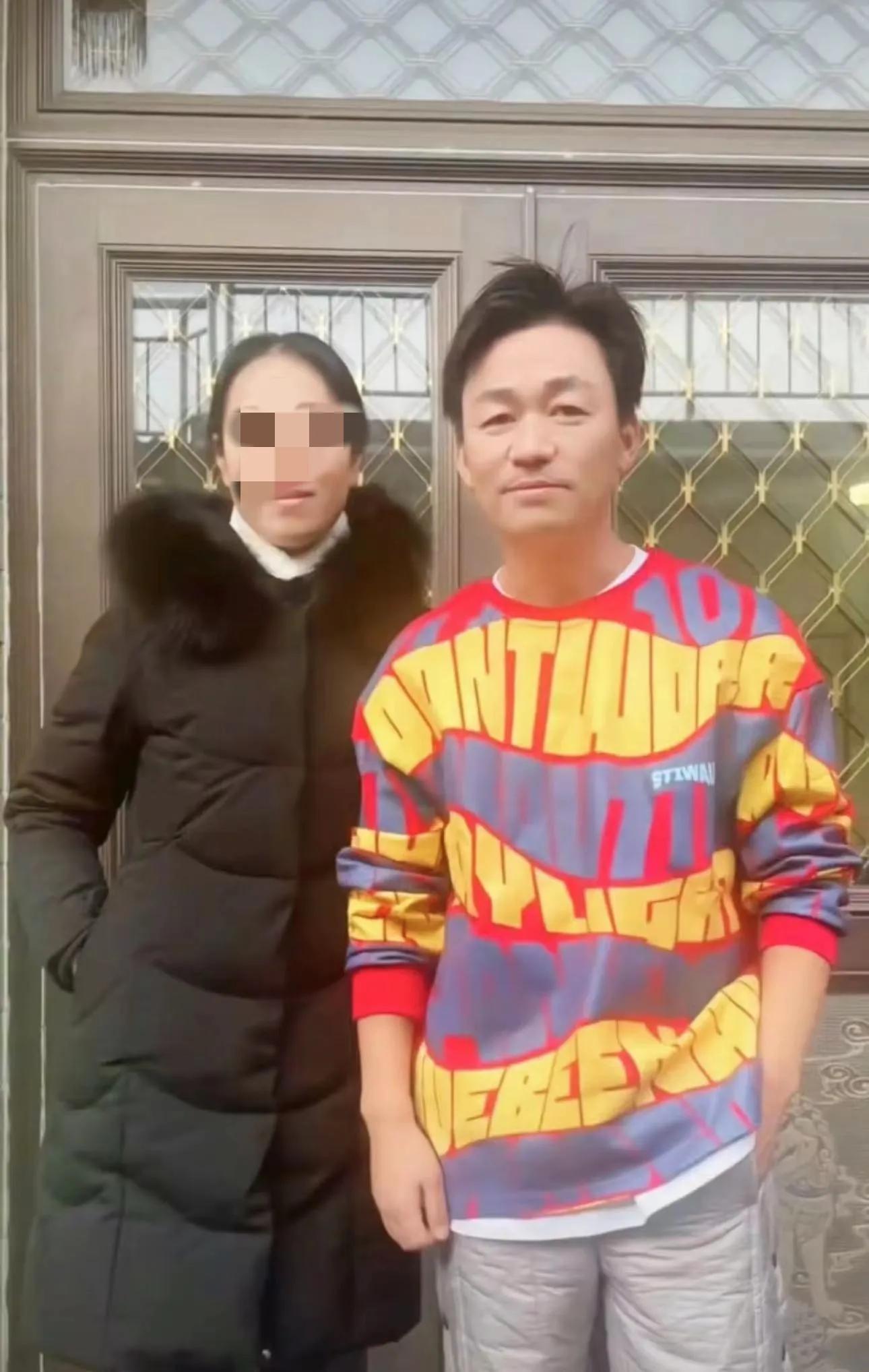 春节档|众星过年:撒贝宁老了五六岁,张纪中媳妇脸部变样,汪峰头秃顶了