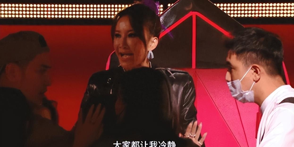 |好声音冠军发文:我将所有奖状和奖杯,烧毁砸掉!它是空洞的荣誉!