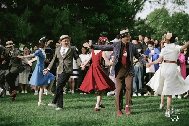 |阿那亚海浪电影周|抱紧电影,一起坠入深海